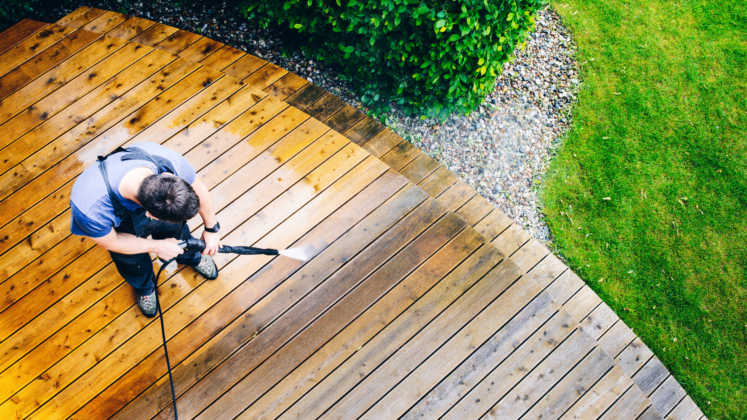 How to power wash a driveway, patio or decking